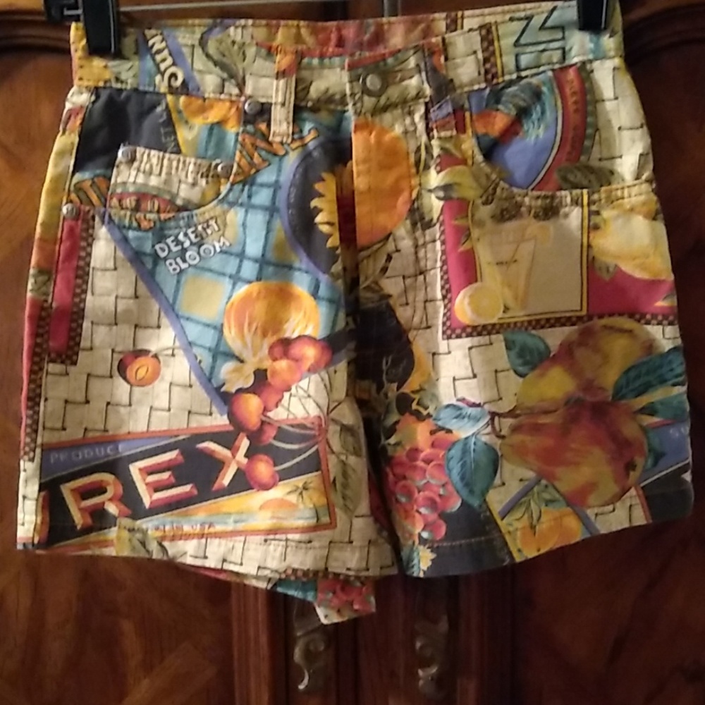Quiksilver fruit label print jeans shorts Size 5